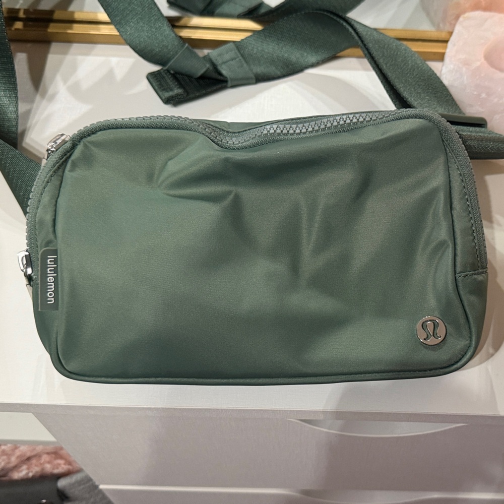 lululemon athletica Forest Green Belt Bag